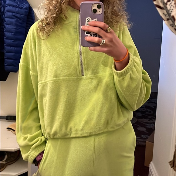 Gil Rodriguez Green Lounge Set - Picture 15 of 15